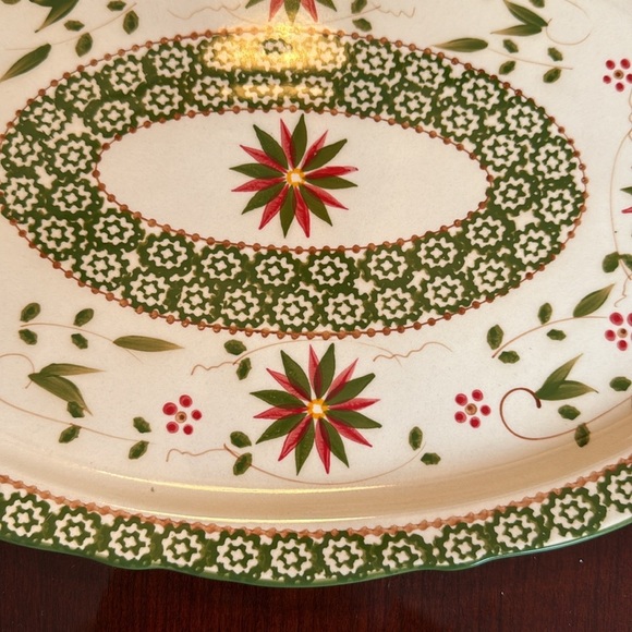 Temp-tations By Tara Old World Holiday Christmas Pointsettia Large Oval Platter - Picture 5 of 10